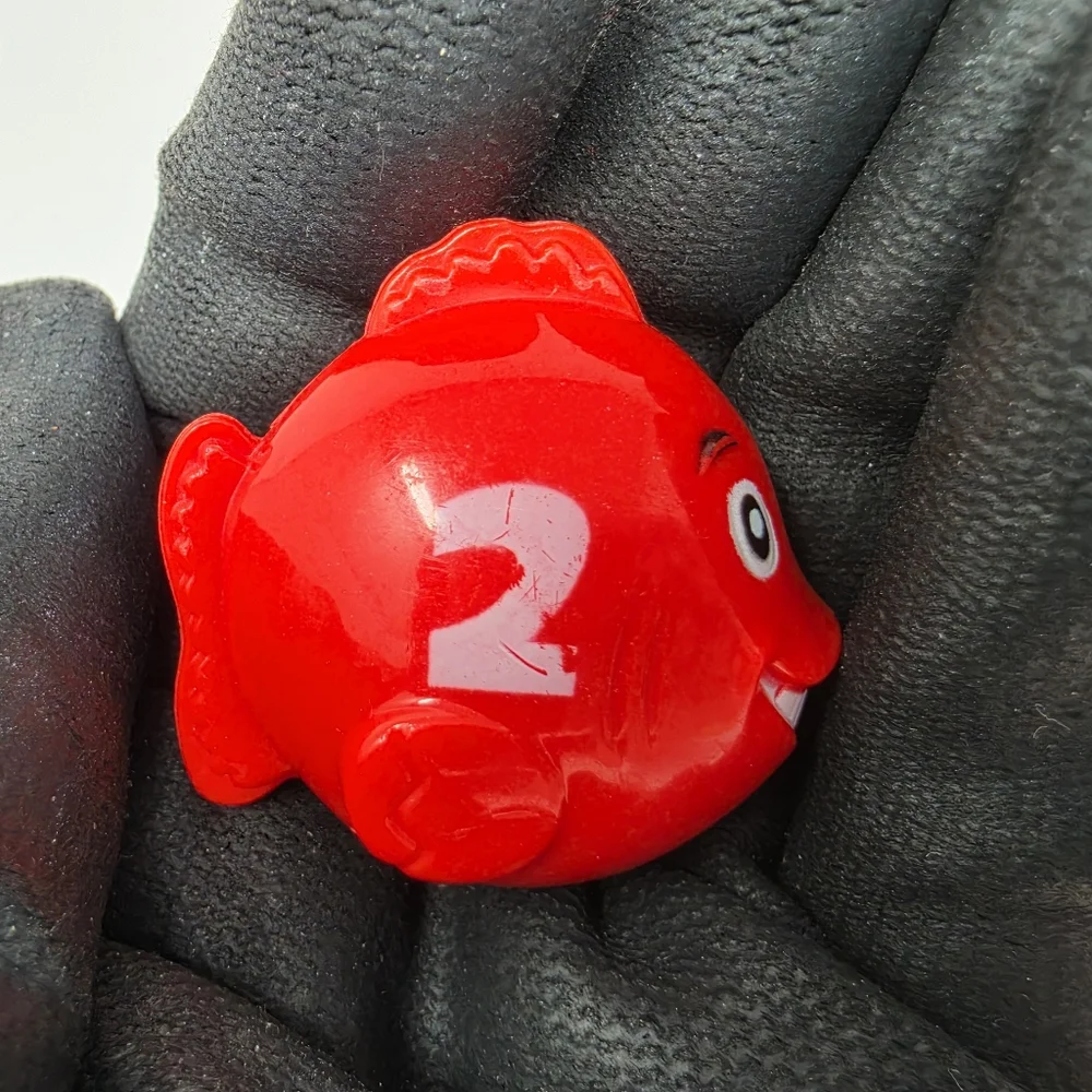 Fish Plastic 1 2 3 4 Red Green Purple Orange Lot of 4